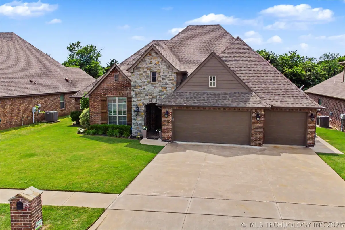 7906 N 142nd Avenue E, Owasso, OK 74055 - #1