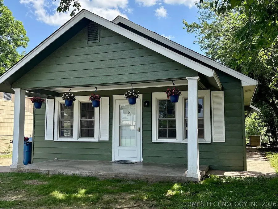 1121 E Walnut Street, Cushing, OK 74023 - #3