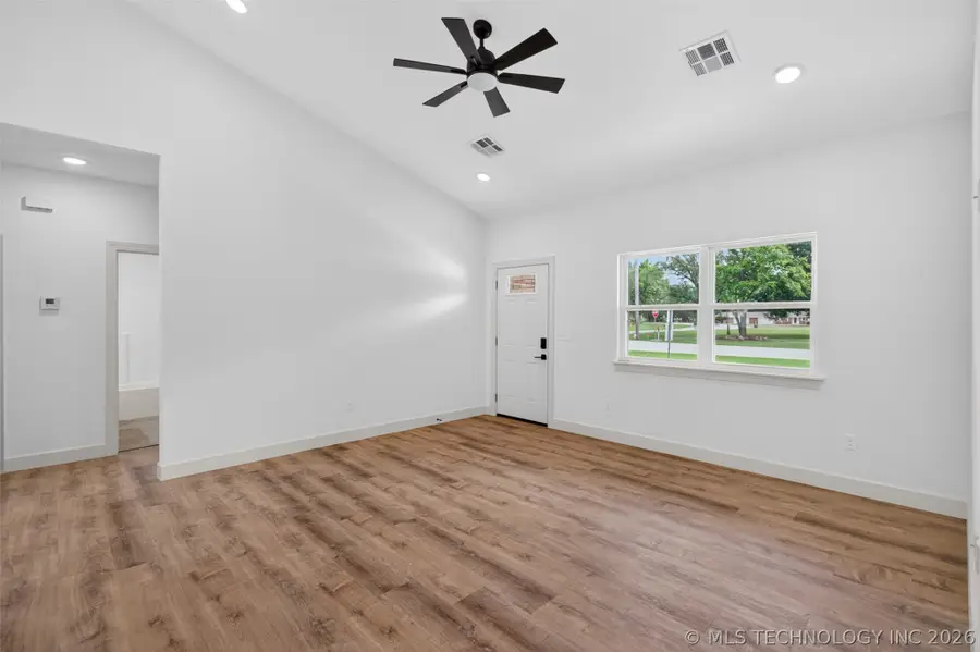 400 Vine Street, Chelsea, OK 74016 - #3