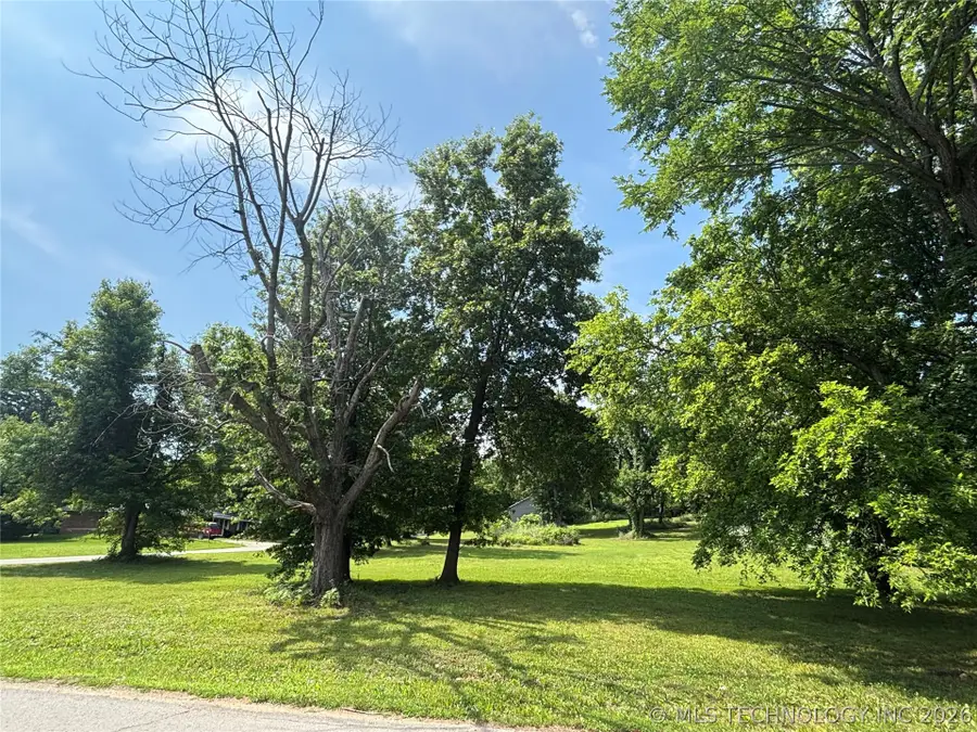 318 S 6th Street, Eufaula, OK 74432 - #2