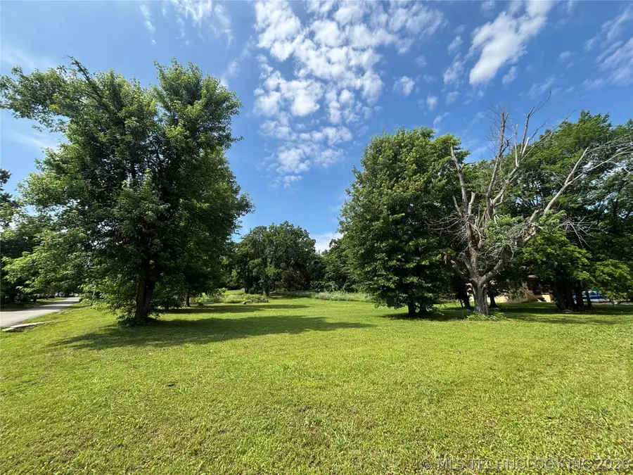 318 S 6th Street, Eufaula, OK 74432 - #3