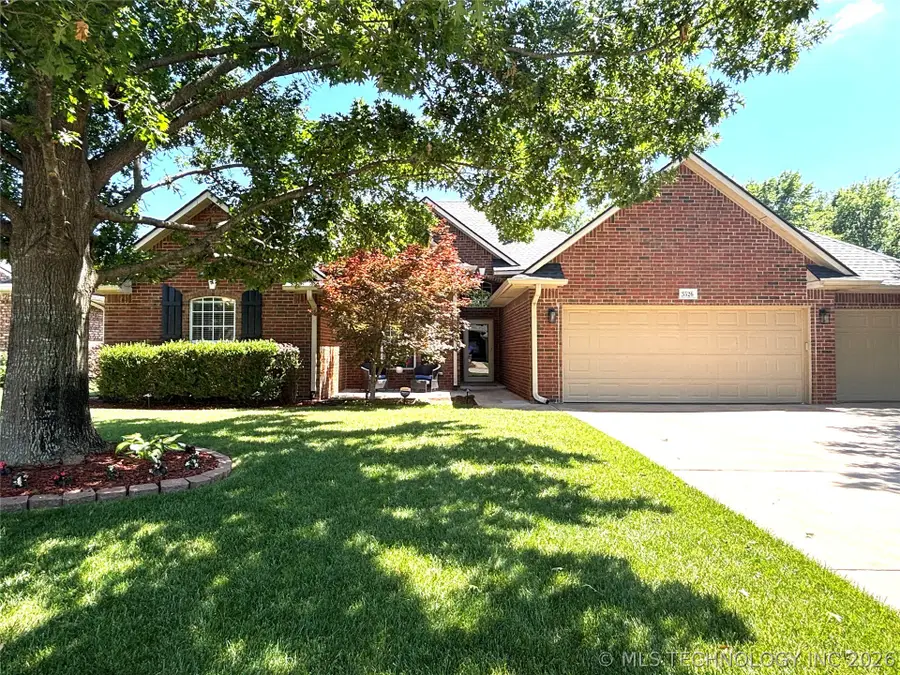 3526 Tara Drive, Ardmore, OK 73401 - #3