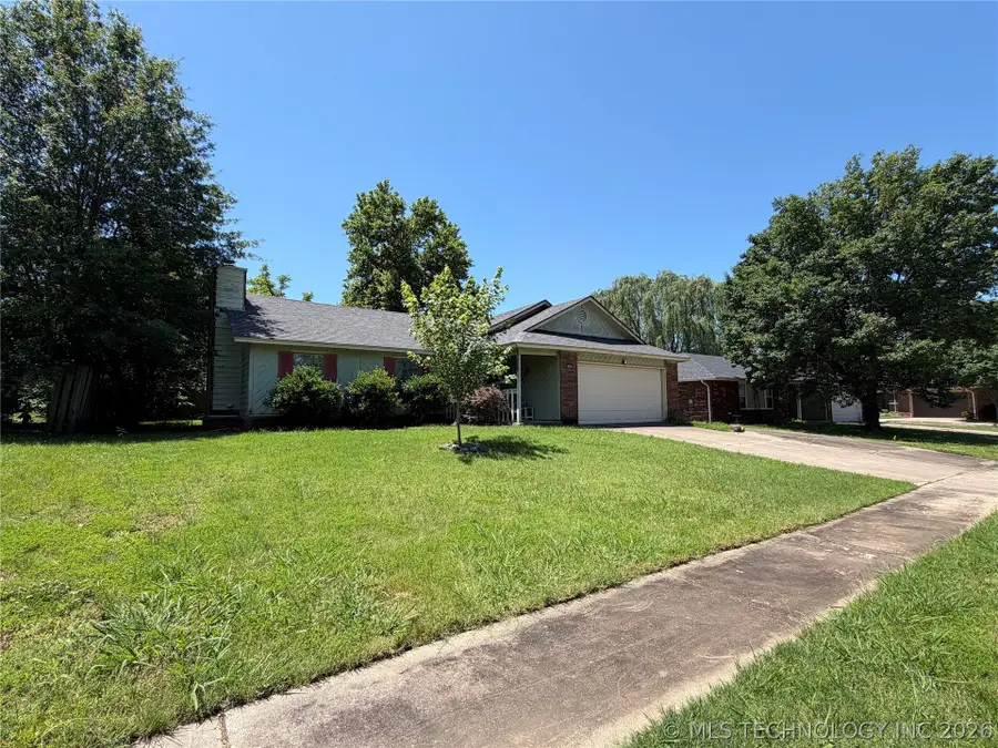 10806 E 100th Street, Owasso, OK 74055 - #2