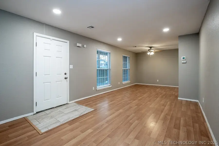 607 W 150 Street S, Glenpool, OK 74033 - #3