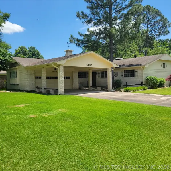 1302 SE 12th Street, Wagoner, OK 74467
