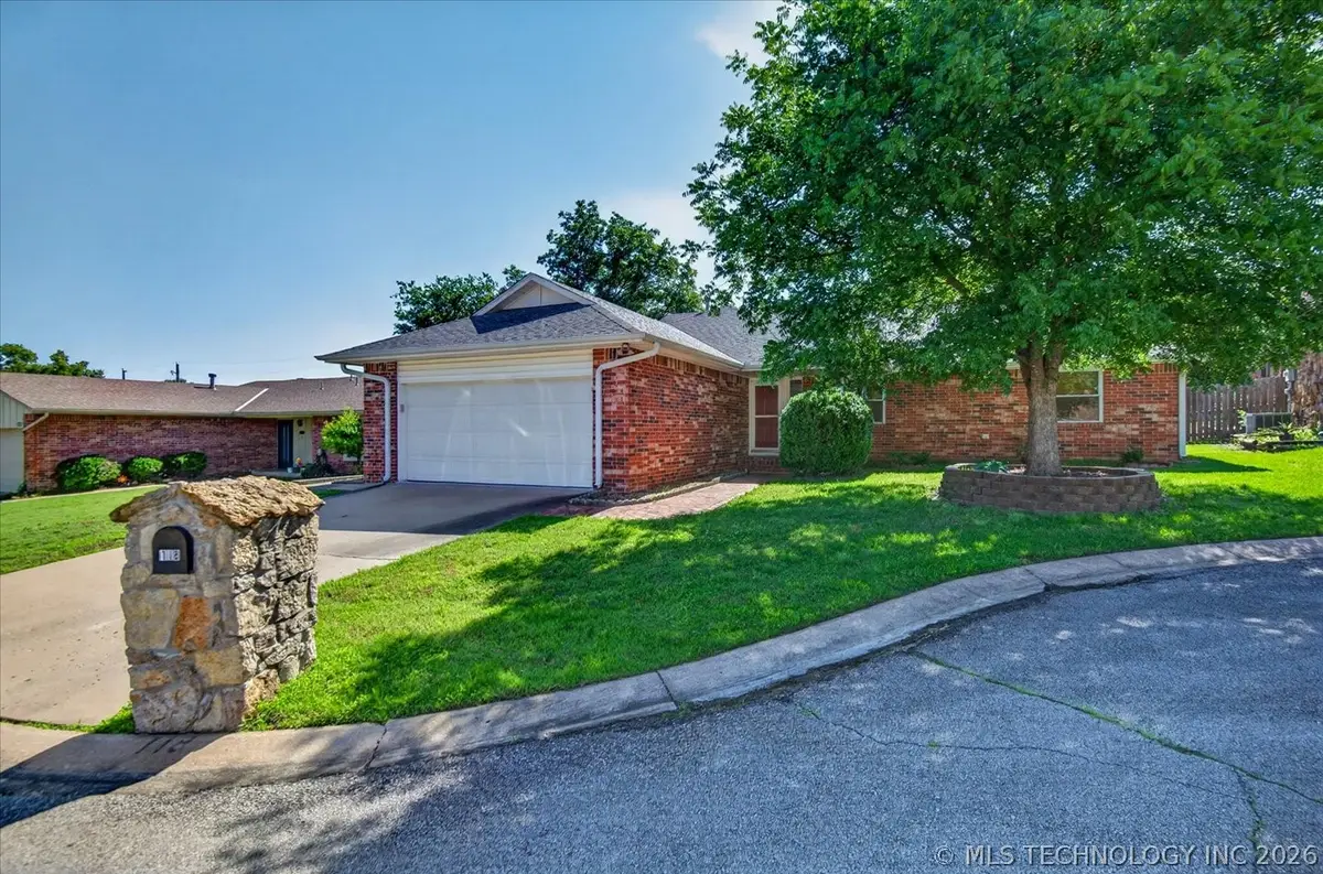 118 Canterbury Court, Bartlesville, OK 74006 - #1