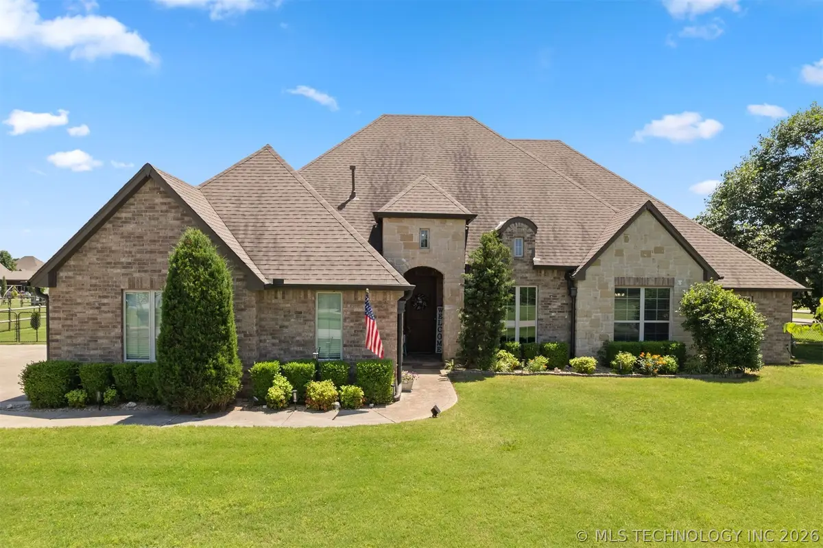 5100 E Hickory Bluff Drive, Claremore, OK 74019 - #1
