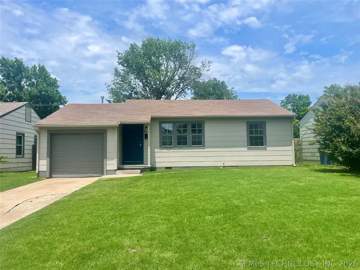 319 E 45th Place, Tulsa, OK 74105 - #1