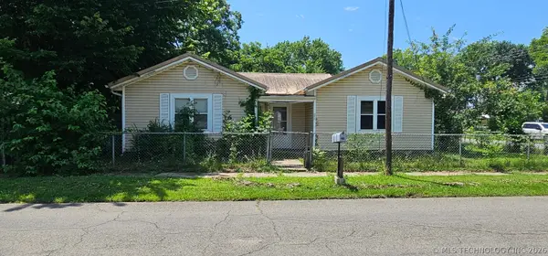 218 W Chickasaw Ave, Sallisaw, OK 74955