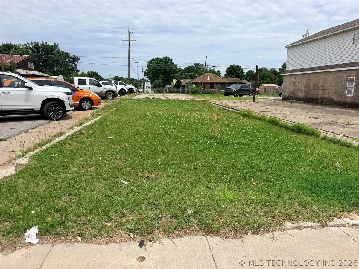 125 N Broadway Street, Coweta, OK 74429 - #1
