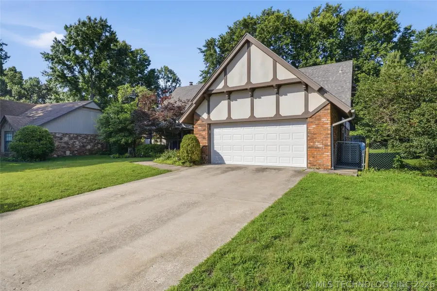 8404 E 107th Street, Tulsa, OK 74133 - #2