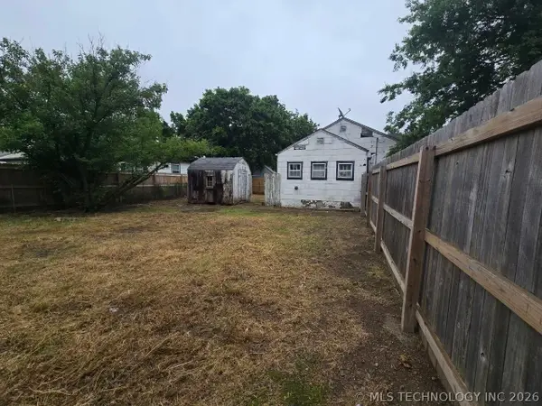 4604 Tuxedo, Bartlesville, OK 74006