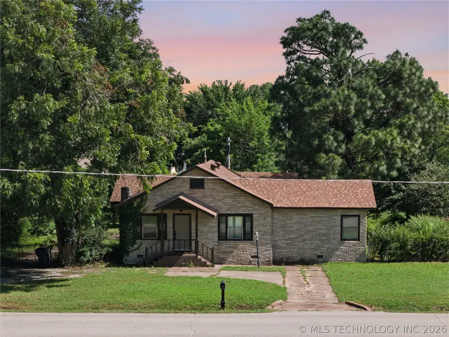 1613 E 9th Street, Okmulgee, OK 74447 - #2