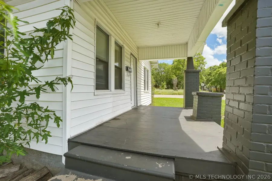 422 S Center, Ada, OK 74820 - #2