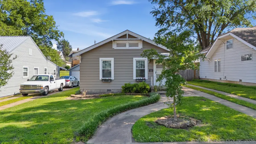 523 E 13th Street, Bartlesville, OK 74003 - #2