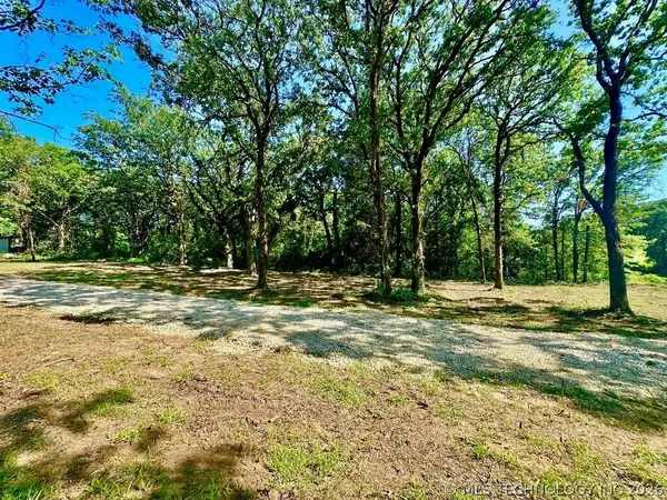 2142 Edge Road, Kingston, OK 73439