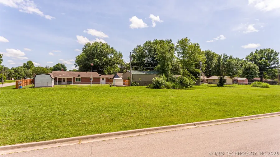 416 W 7th Street, Dewey, OK 74029 - #3