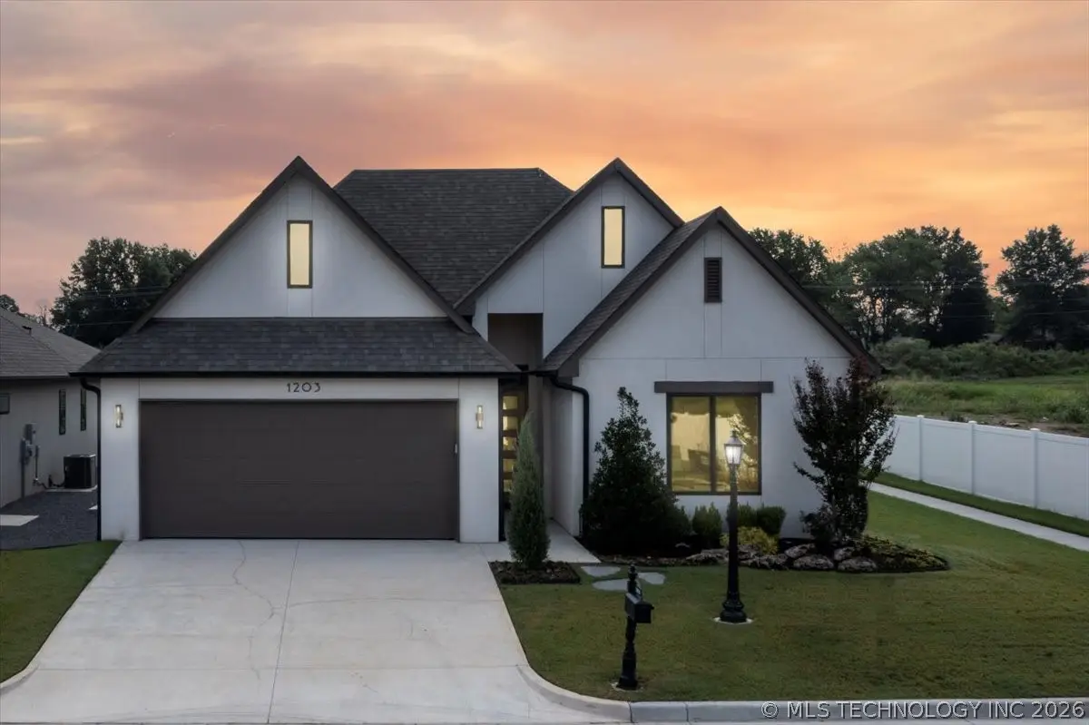1203 N 71st Place, Broken Arrow, OK 74014 - #1