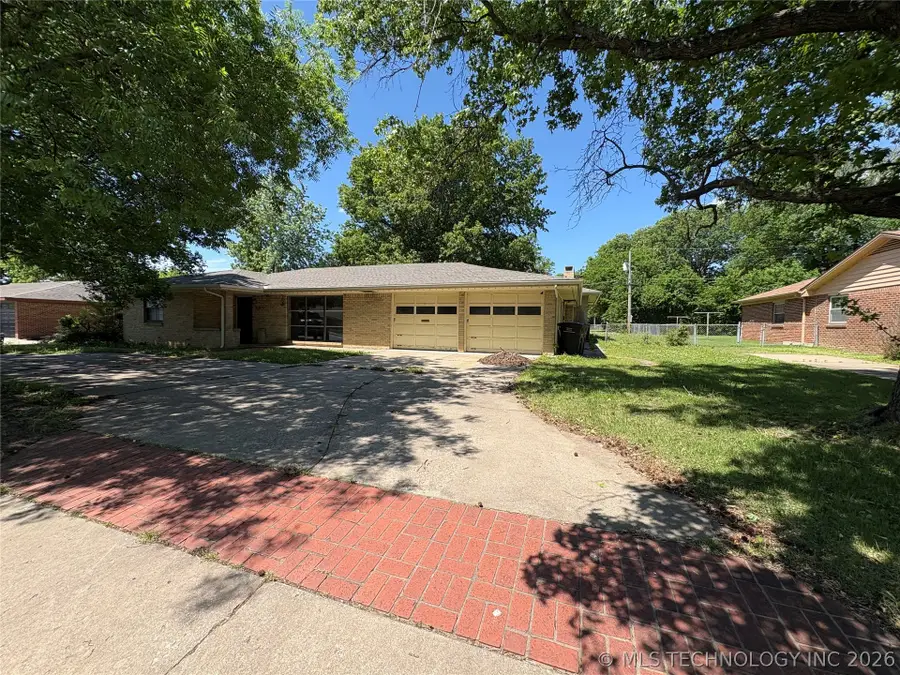 1601 SE Madison Boulevard, Bartlesville, OK 74006 - #2