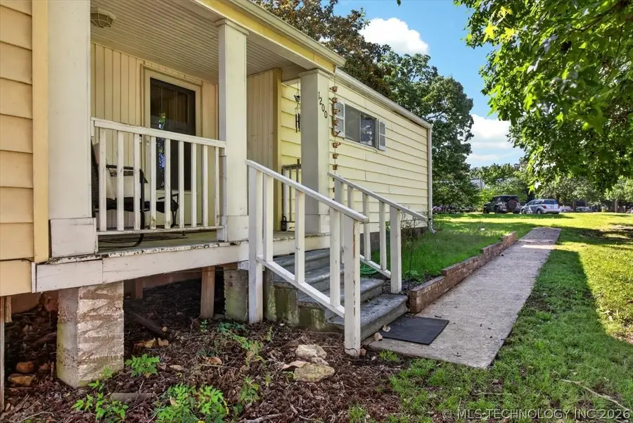 1200 N Grand Avenue, Tahlequah, OK 74464 - #2