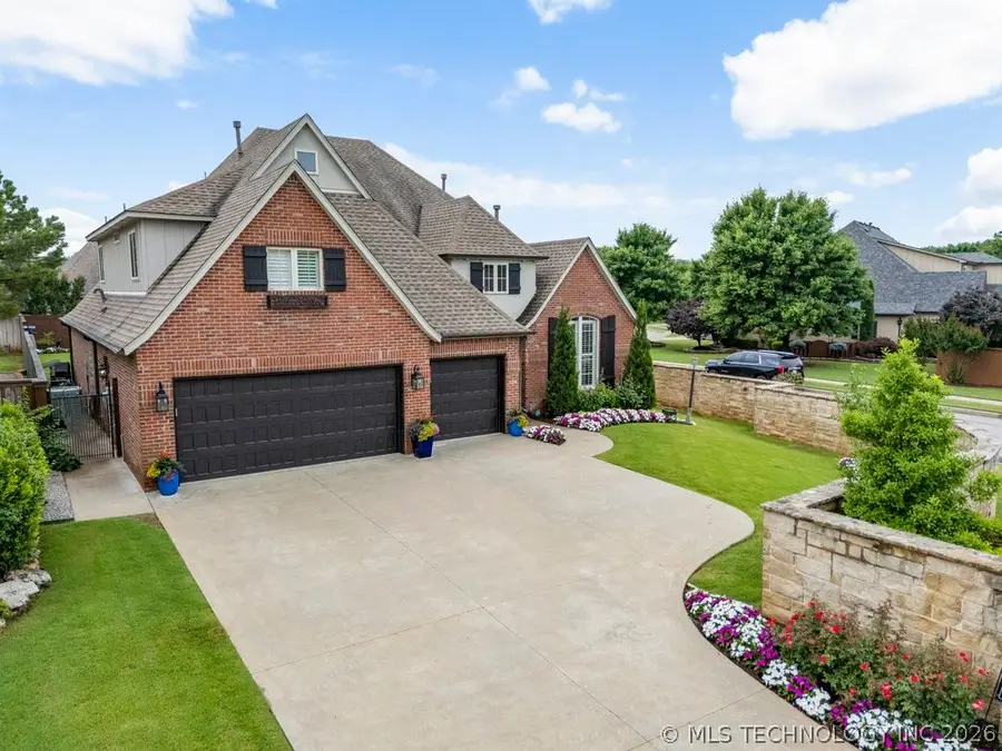 9402 E 109th Street S, Tulsa, OK 74133 - #3