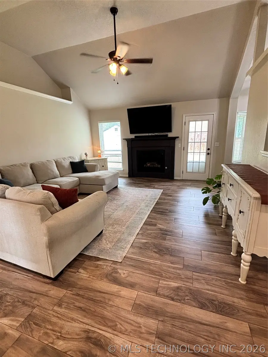 11006 E 118th Street N, Collinsville, OK 74021 - #3