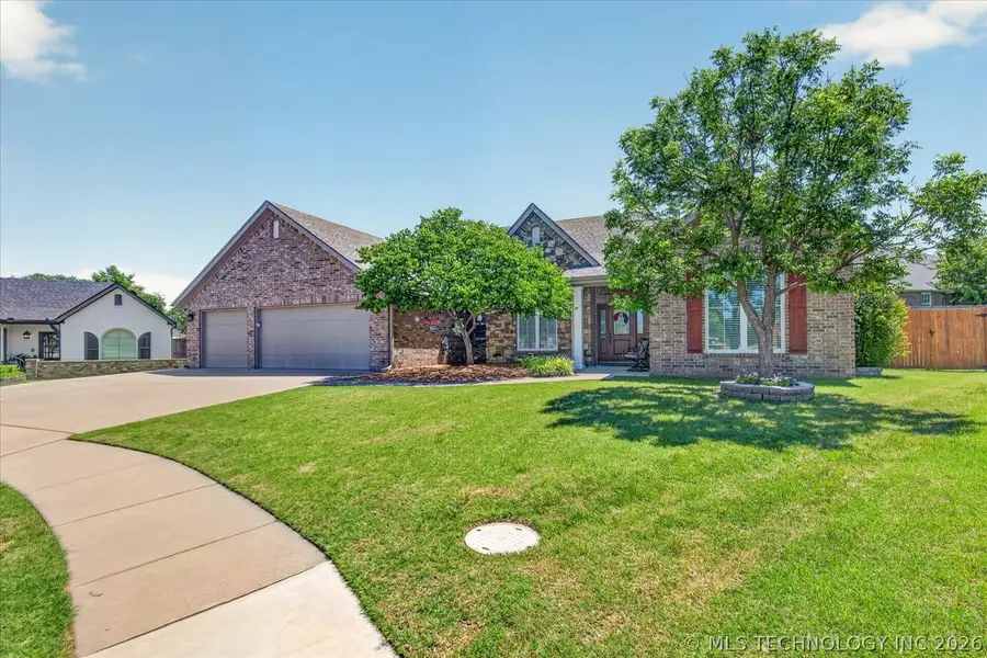 5592 Terri Court, Bartlesville, OK 74006 - #2