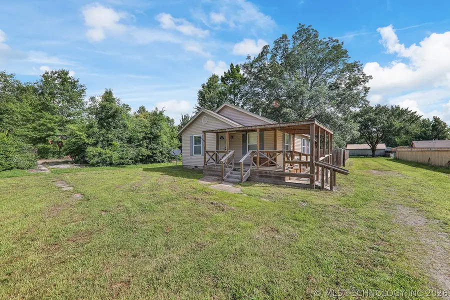 615 W 8th Street, Chelsea, OK 74016 - #3