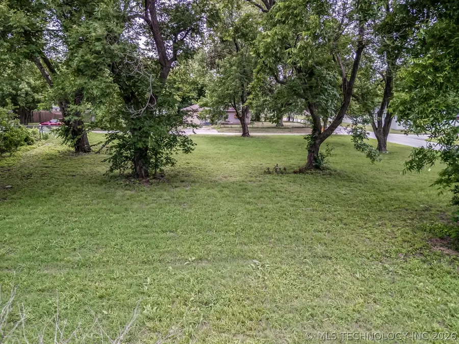 2230 N Columbia Avenue, Tulsa, OK 74110 - #2