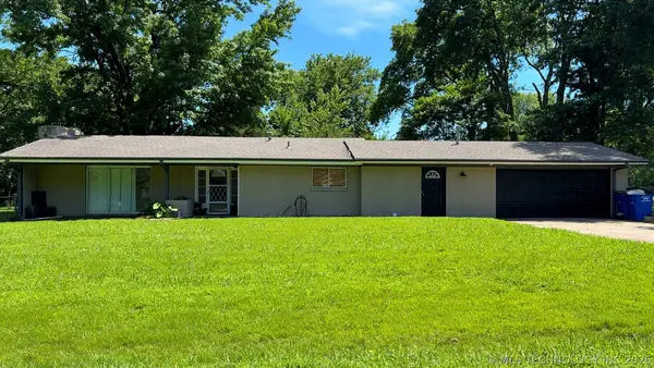 1014 SE 3rd Street, Wagoner, OK 74467