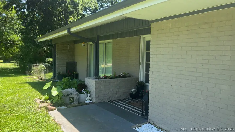 1014 SE 3rd Street, Wagoner, OK 74467 - #2