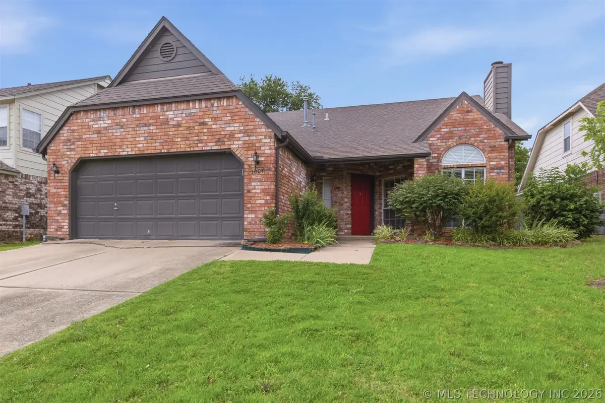 1004 N Willow Avenue, Broken Arrow, OK 74012 - #1