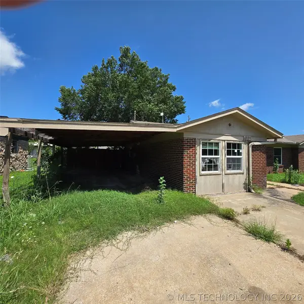 425 NW Oak Park Road, Bartlesville, OK 74003