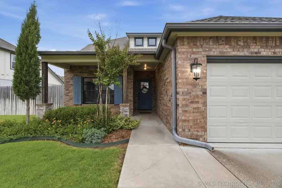 8705 S Quanah Avenue W, Tulsa, OK 74132 - #2