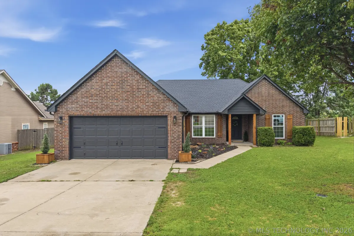 1004 W Beech Street, Skiatook, OK 74070 - #1