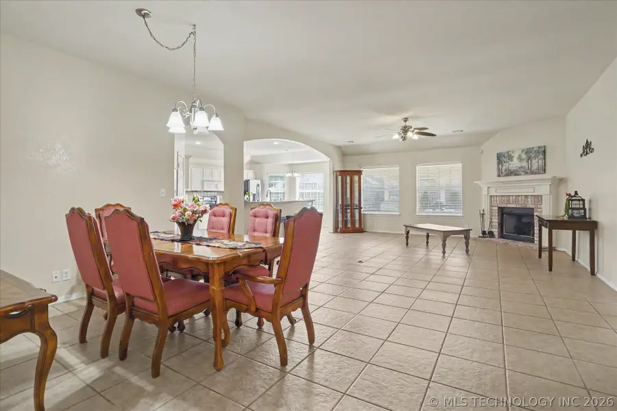 3923 S 216th East Avenue, Broken Arrow, OK 74014 - #3