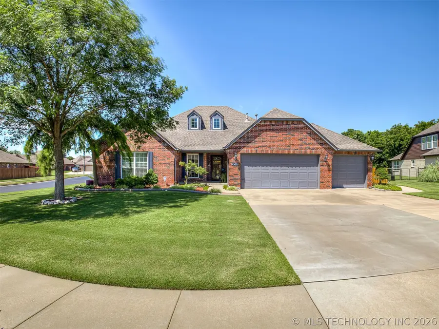 9501 N 95th East Court, Owasso, OK 74055 - #3