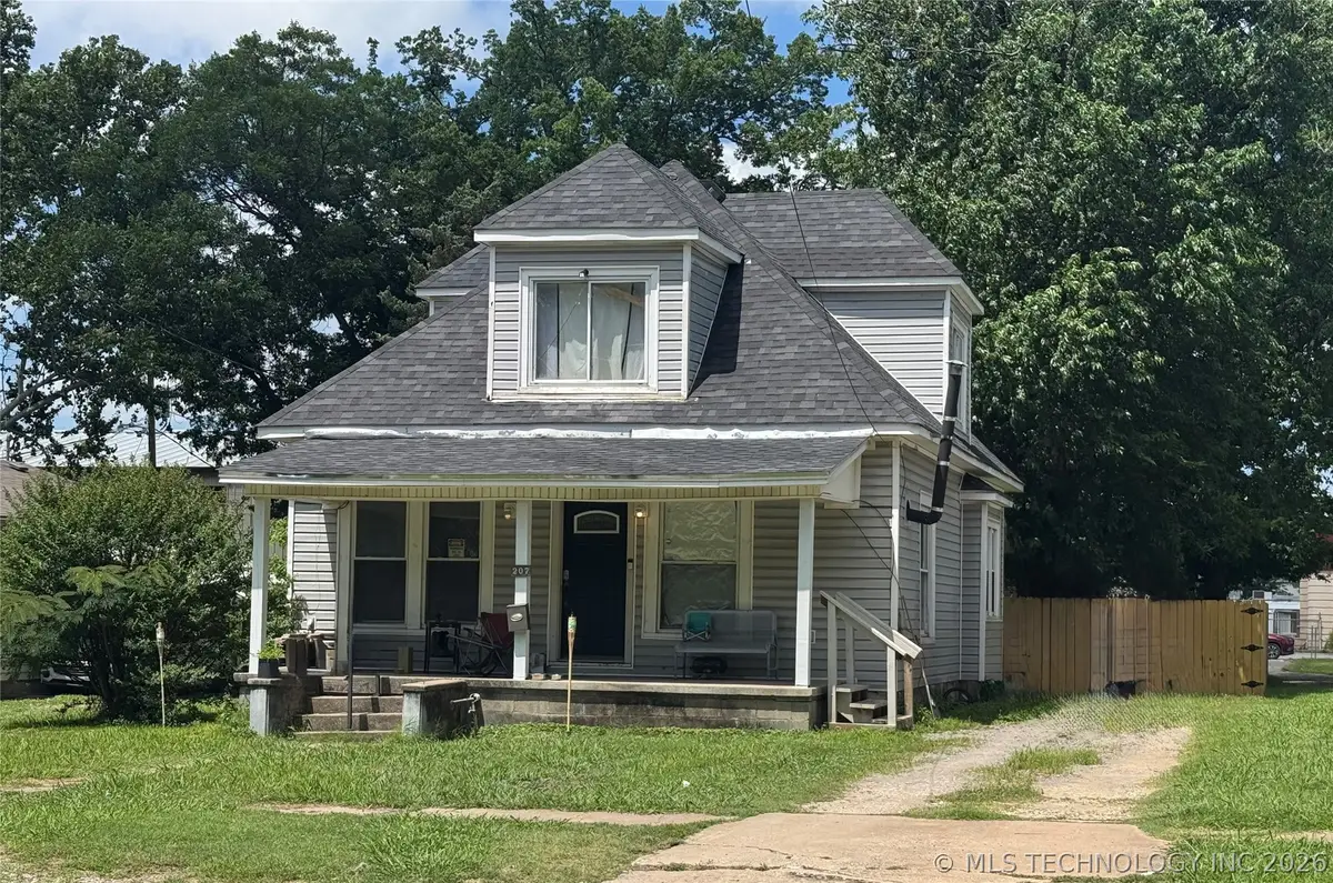 207 N State Street, Wagoner, OK 74467 - #1