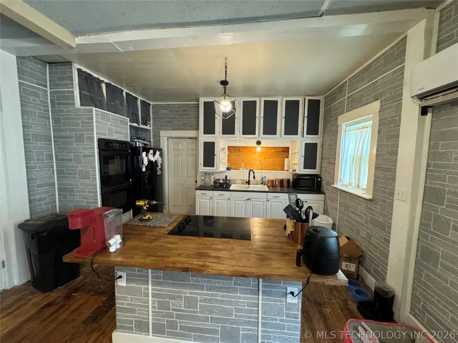 207 N State Street, Wagoner, OK 74467 - #3