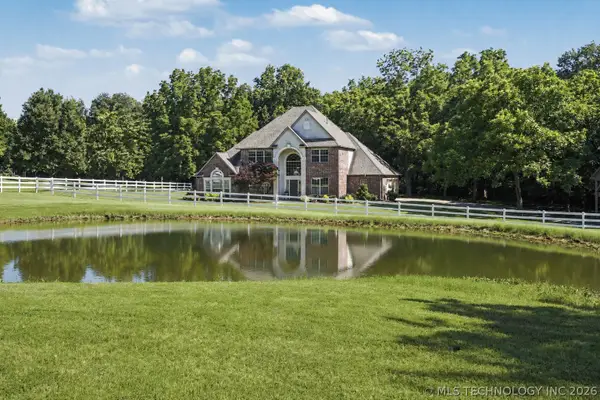 2325 W Lowry Road, Claremore, OK 74017