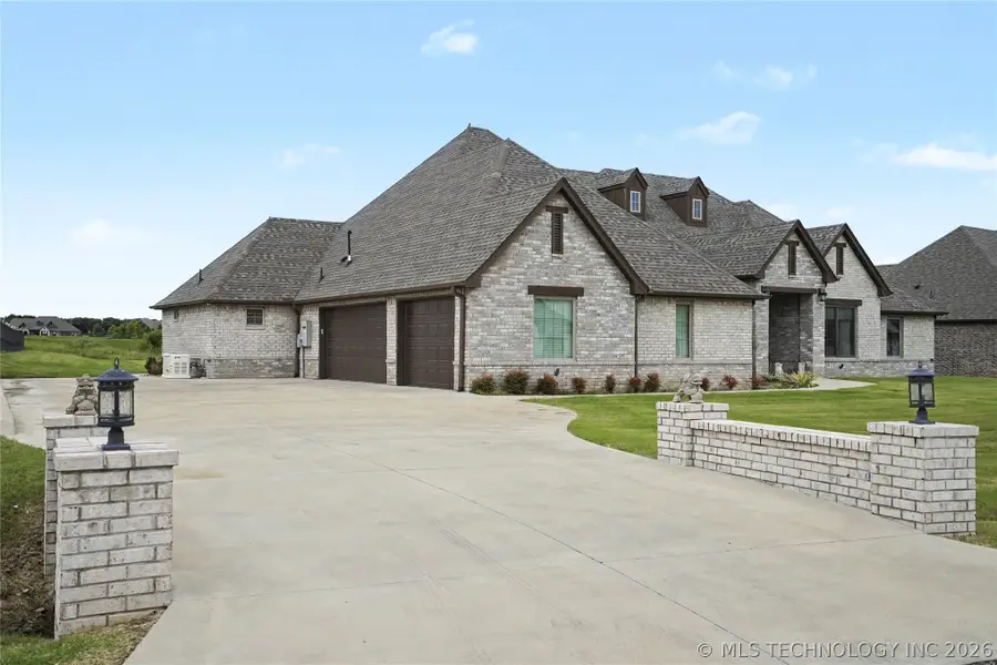 8331 N 149th East Avenue, Owasso, OK 74055 - #3