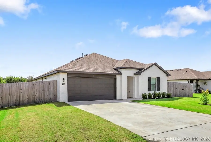 1124 N Arapahoe, Chouteau, OK 74337 - #2