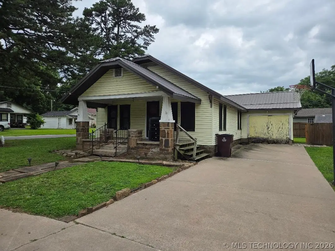 214 S 4th, Eufaula, OK 74432 - #1
