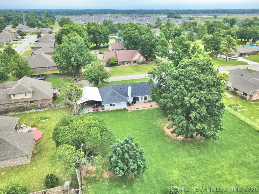 9478 E 137th Street S, Bixby, OK 74008 - #3