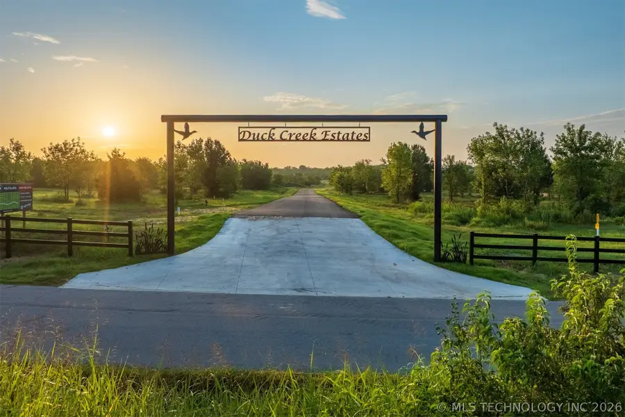 08 W 195th Street S, Mounds, OK 74047 - #2