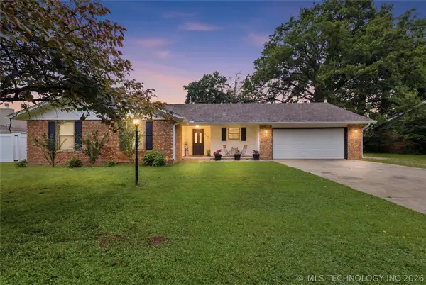 1608 S Marietta Street, Pryor, OK 74361