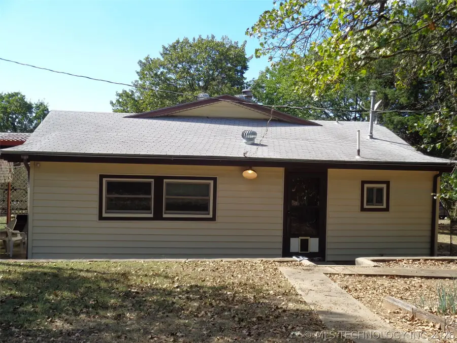 211 Oak Avenue, Stigler, OK 74462 - #2