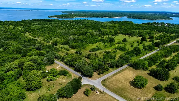 3 S 4210 Road, Eufaula, OK 74432