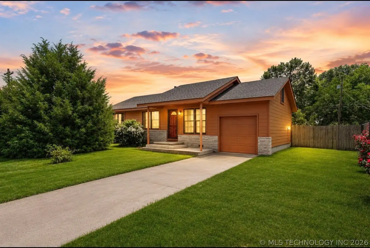 705 W Hartford Place, Broken Arrow, OK 74012 - #1