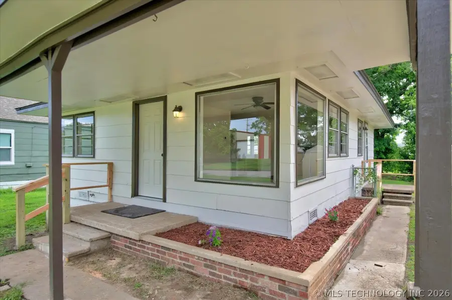104 S Cheyenne Avenue, Bartlesville, OK 74003 - #3